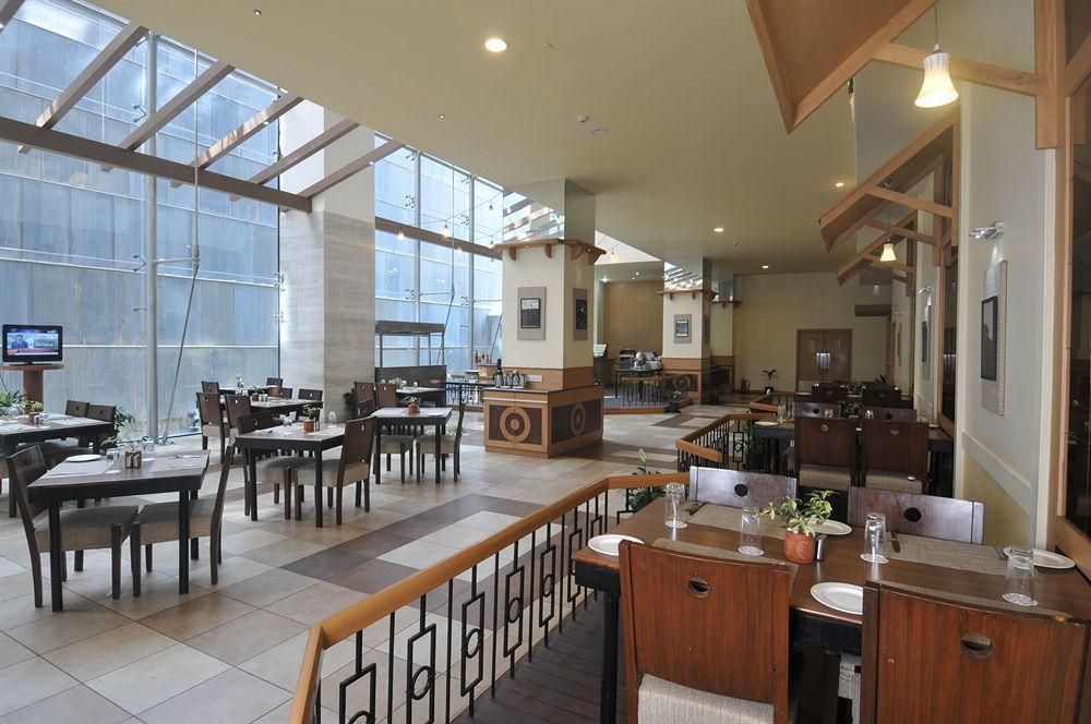 Vits Hotel Пуна Экстерьер фото