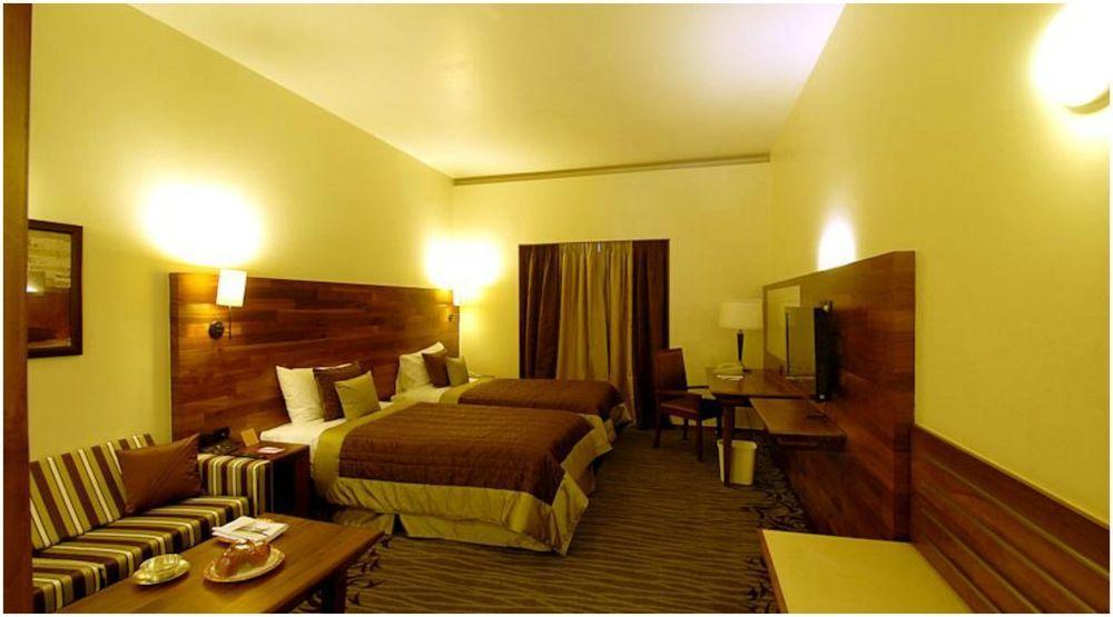 Vits Hotel Пуна Экстерьер фото